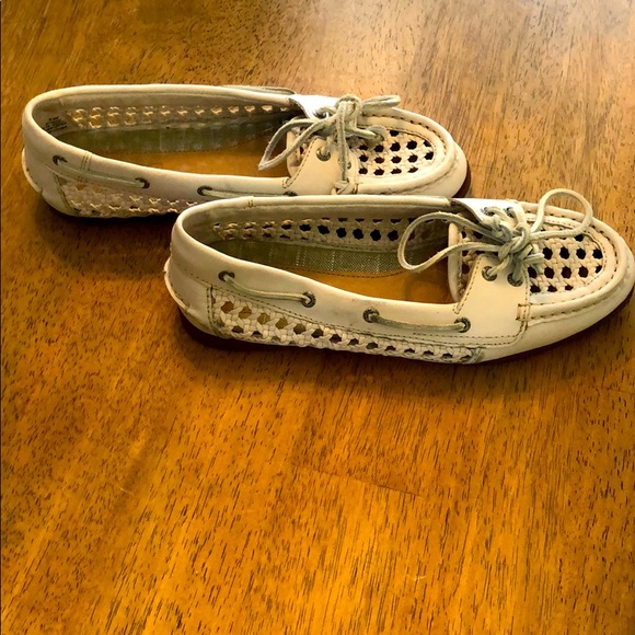 Sperry Topsider

Audrey caning white - Picture 2 of 4